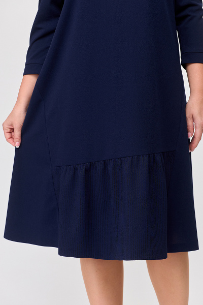 Синее трикотажное платье с воланом и ассиметричным подрезом Algranda А3948-1-с - фото 3