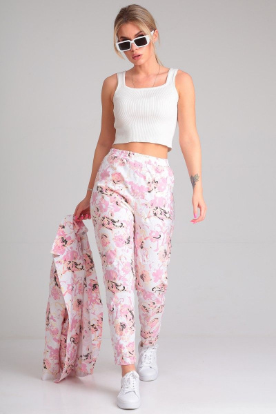 Комфортный джинсовый костюм из жакета и брюк Angelina & Сo 867 - фото 5