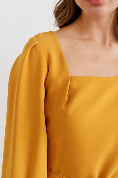 Платье золотистого цвета с платьной тканью и шлицей Morozov Amavie 1.1988_A1_Sheila горчица - фото 4