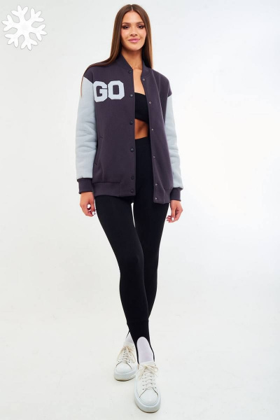 Демисезонный женский бомбер из ткани с карманами и вышивкой GO F4045b/30-03.170-176 - фото 2
