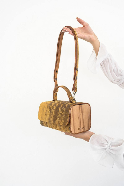 Желтая кожаная сумка с натуральными вставками и регулятором Because KVADRO VINTAGE_DYNA - фото 1