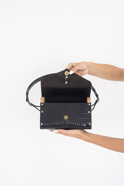 Черная кожаная сумка тарелка с деревянными вставками Because MISHEL BLACK_CROCO - фото 6