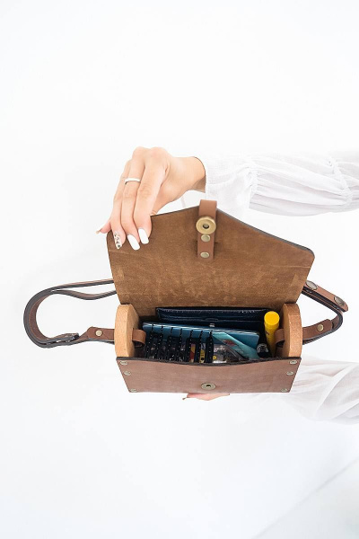 Кожаная сумка Мишель из натуральной кожи и дерева, 22х15х10 см Because MISHEL BROWN - фото 5