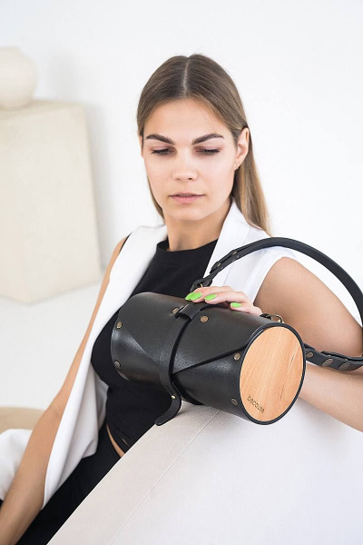 Кожаная сумка через плечо из натуральной кожи и дерева, 22х11х11 см Because TUB BLACK - фото 1