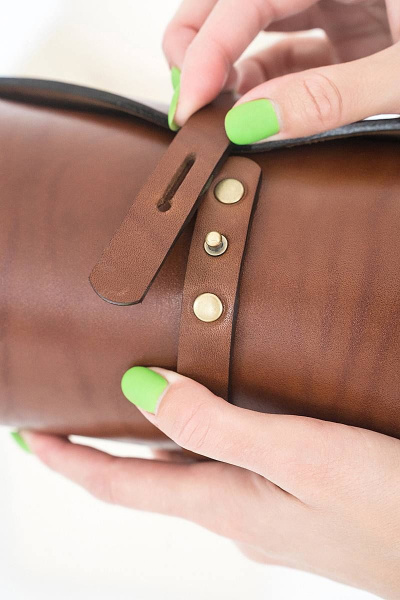 Кожаная сумка через плечо из натуральной кожи и дерева, 22х11х11 см Because TUB BROWN - фото 6