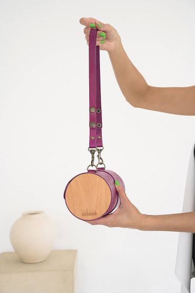 Кожаная сумка через плечо из натуральной кожи и дерева, 22х11х11 см Because TUB FYKSIA - фото 2