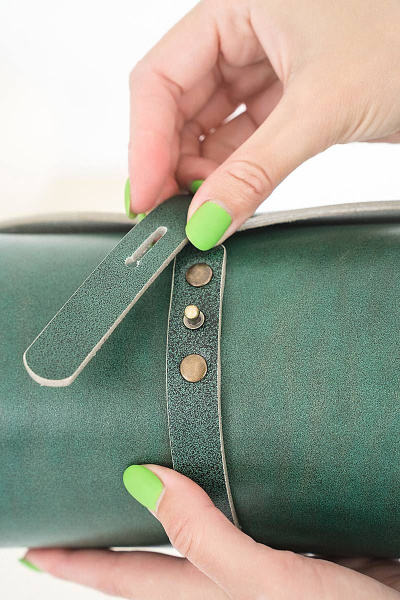 Кожаная сумка через плечо из натуральной кожи и дерева, 22х11х11 см Because TUB IZUMRUD - фото 5