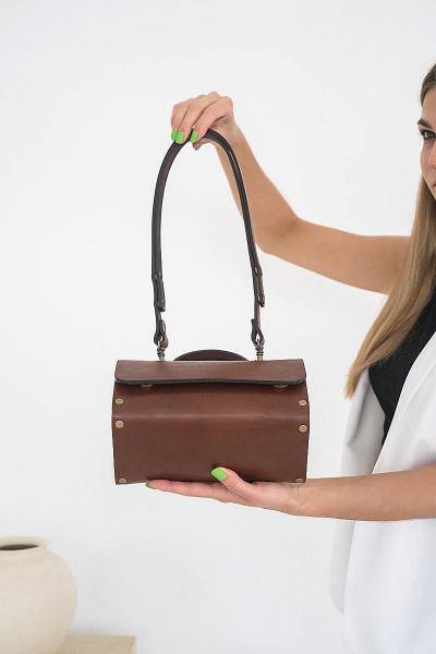 Кожаная сумка через плечо из натуральной кожи и дерева, 22х12х12 см Because KVADRO BROWN - фото 2
