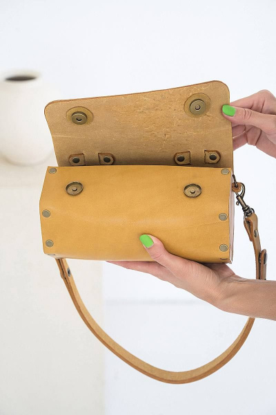 Сумка желтая из натуральной кожи с регулируемым ремнем Because ZVEZDA DYNA - фото 5