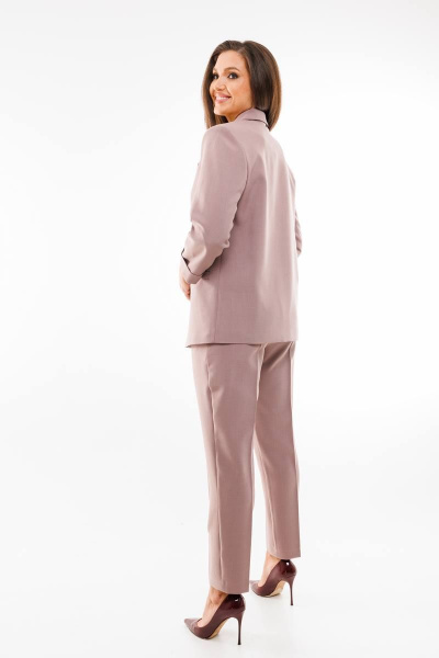Деловой костюм из текстиля с жакетом, брюками и топом SandyNa 130558 кофе_с_молоком - фото 5