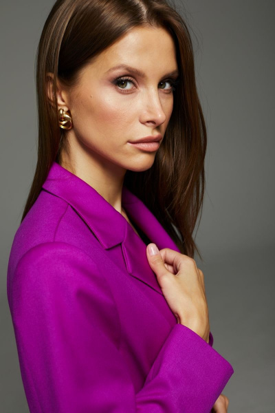 Платье приталенное из текстиля с поясом и воротником DAVA 177 фуксия - фото 3