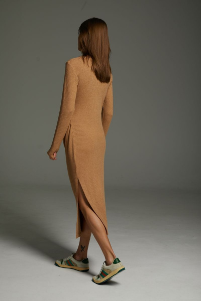 Платье с драпировкой из трикотажа с разрезом DAVA 181 кэмел - фото 5
