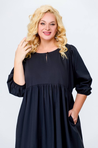 Демисезонное платье прямого силуэта из хлопка с разрезом и карманами Swallow 675.1 черный - фото 11