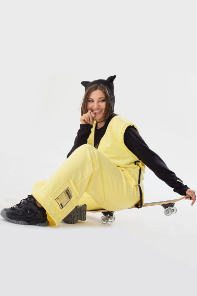 Яркий демисезонный костюм из трикотажа с жилетом и брюками BegiModa 3040 лимон - фото 7