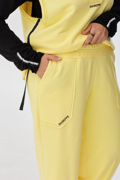 Яркий демисезонный костюм из трикотажа с жилетом и брюками BegiModa 3040 лимон - фото 5