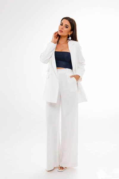 Костюм из текстиля с белым жакетом и брюками Anelli 1398 молоко - фото 1