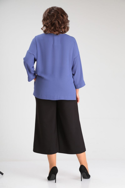 Блуза и брюки-кюлоты с принтом-глиттер и запахом Michel chic 1350 синий-черный - фото 7