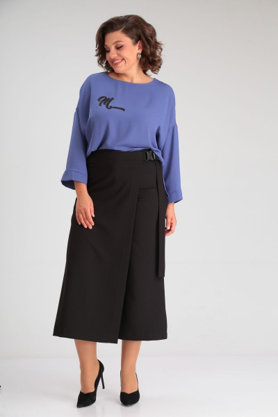Блуза и брюки-кюлоты с принтом-глиттер и запахом Michel chic 1350 синий-черный - фото 5