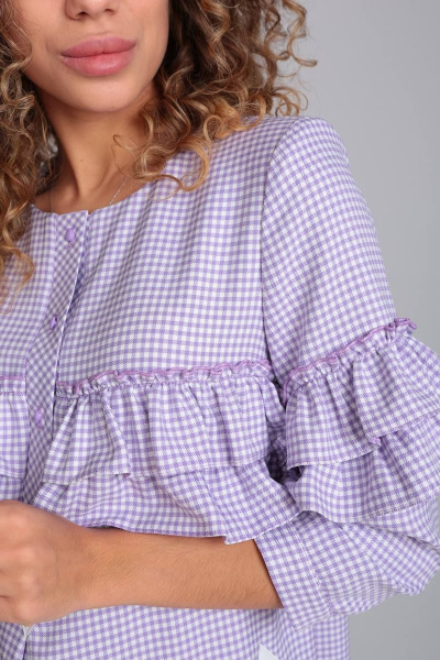 Демисезонное платье прямого силуэта с рюшами и карманами Rishelie 905.2 сирень - фото 3