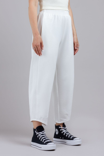 Брюки женские осенние из трикотажа с карманами Mirolia 1189 кремовый - фото 1
