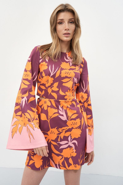 Модное трикотажное платье с длинным рукавом и застежкой на спинке Art Ribbon M3914P - фото 1