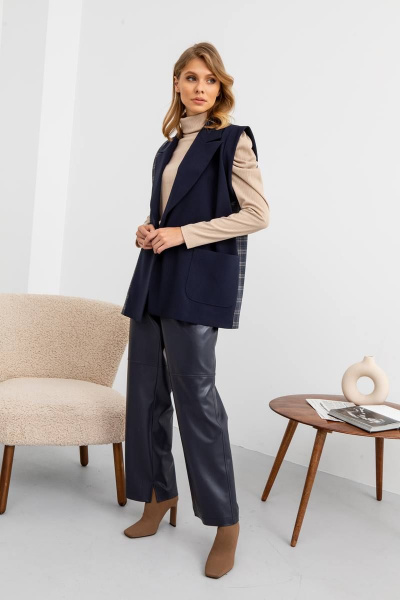 Жилет женский удлиненный с рельефами и накладными карманами VIZANTI 9410 синий - фото 5