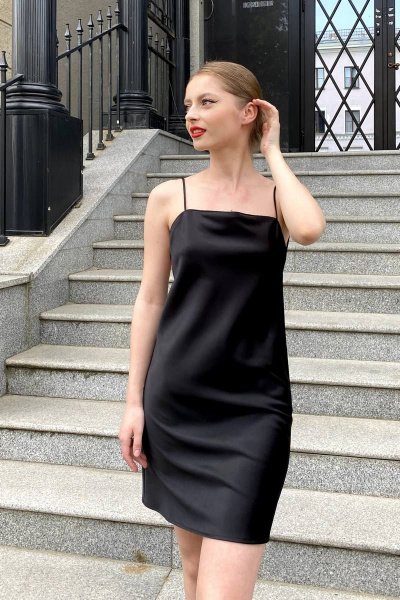 Черное мини платье атласное с глубоким вырезом для вечерних образов The Mood 017-1 - фото 4