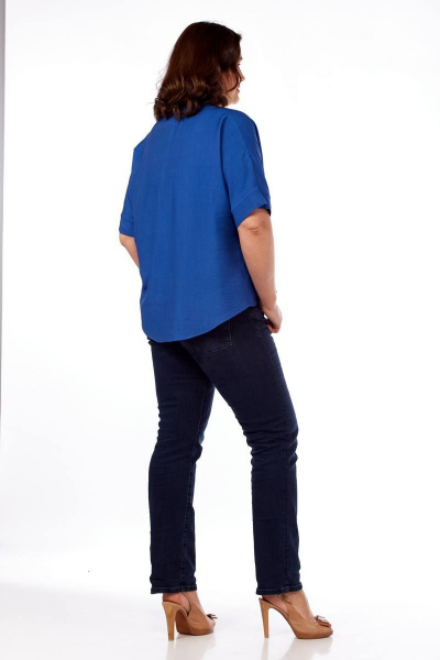 Блуза приталенного силуэта с фигурным вырезом и манжетом Fita 12213 василек - фото 7
