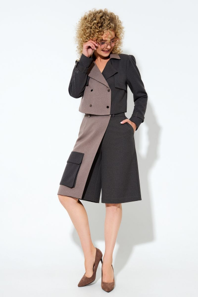 Деловой костюм 2-ка из текстиля с укороченным жакетом Euromoda 471 - фото 2