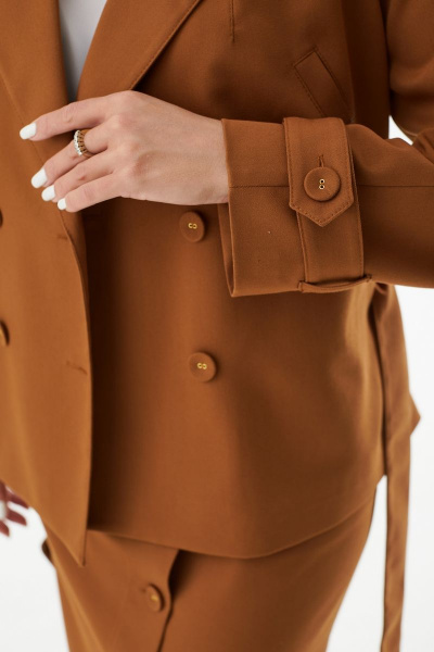 Демисезонный костюм из жакета и юбки в деловом стиле MALI 723-068 медь - фото 5