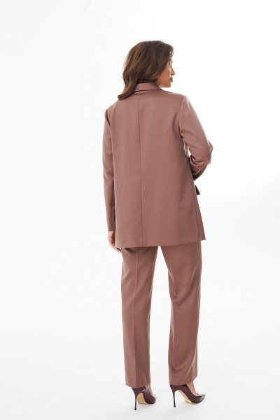 Демисезонный комплект из жакета и брюк с поясом в деловом стиле MALI 723-063 корица - фото 7