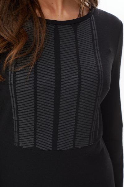 Демисезонное платье из трикотажа с принтом и округлой горловиной MALI 423-062 черный - фото 7