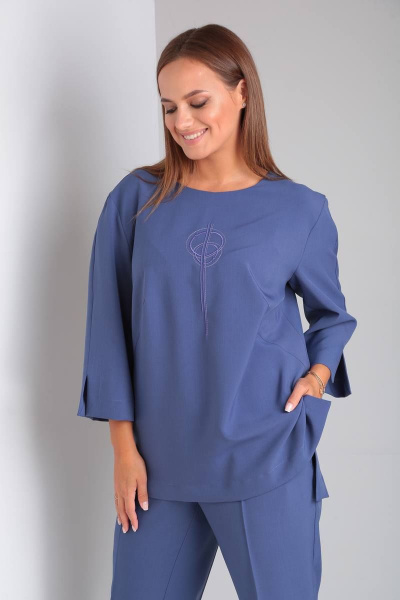 Комплект из блузы и брюк с вышивкой для демисезона TVIN 7612Л сирень - фото 5