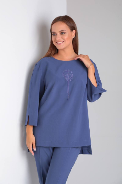 Комплект из блузы и брюк с вышивкой для демисезона TVIN 7612Л сирень - фото 4