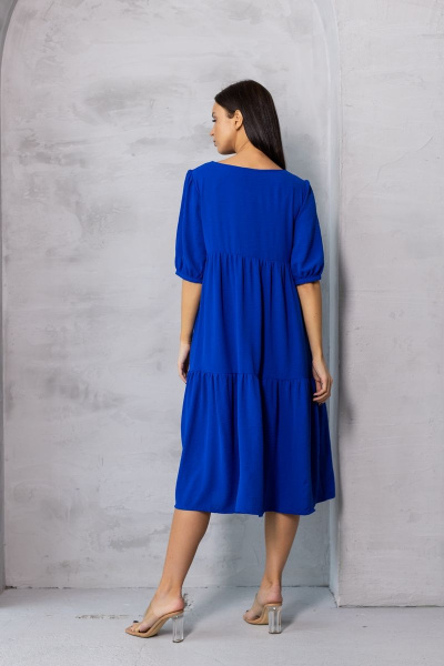 Платье женское А-силуэта из жатого текстиля с воланами Friends 1FR-VA василек - фото 7