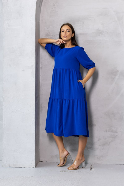 Платье женское А-силуэта из жатого текстиля с воланами Friends 1FR-VA василек - фото 6