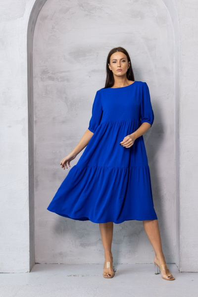Платье женское А-силуэта из жатого текстиля с воланами Friends 1FR-VA василек - фото 4
