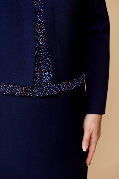 Платье на каждый день с вышивкой из текстиля Линия Л Б-1945 темно-синий - фото 4