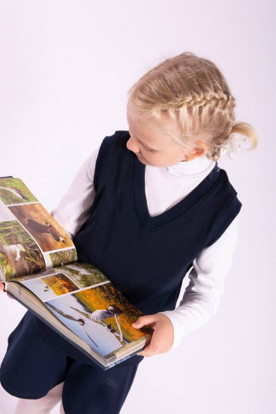 деловой синий жилет из трикотажа и хлопка для ежедневного стиля 8 Марта 18267-3С5120Д40-146 синий - фото 4