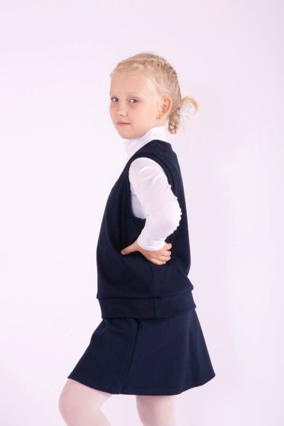 деловой синий жилет из трикотажа и хлопка для ежедневного стиля 8 Марта 18267-3С5120Д40-146 синий - фото 3