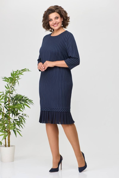 Платье прямого силуэта с вставками и нагрудными вытачками Moda Versal П2450 т.синий - фото 3