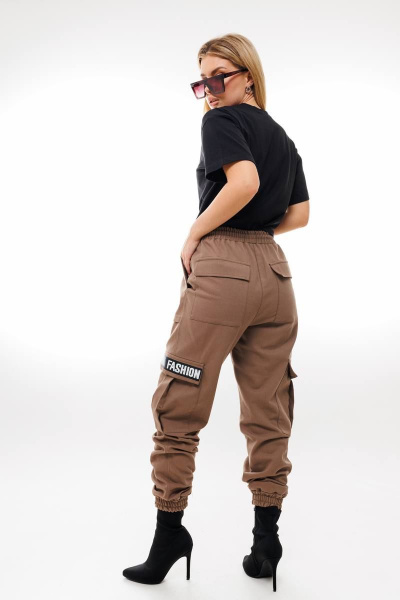 Брюки карго с накладными карманами и резинкой Ambera Style 1067 кофе - фото 5