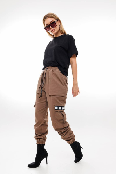 Брюки карго с накладными карманами и резинкой Ambera Style 1067 кофе - фото 4