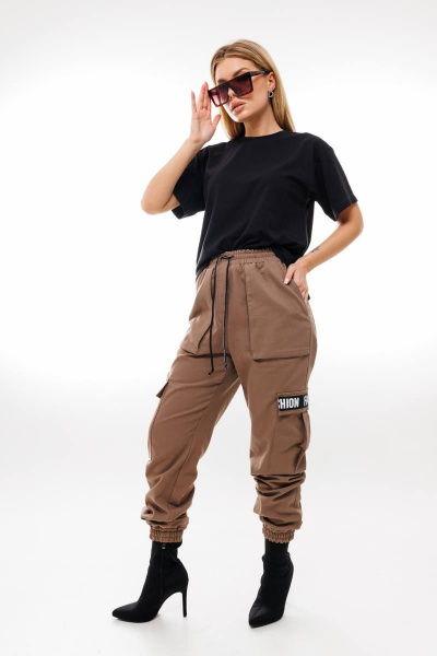 Брюки карго с накладными карманами и резинкой Ambera Style 1067 кофе - фото 3