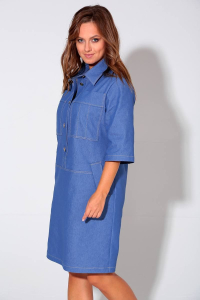 Демисезонное джинсовое платье с накладными карманами и воротником-стойкой Liona Style 866 светло-синий - фото 2