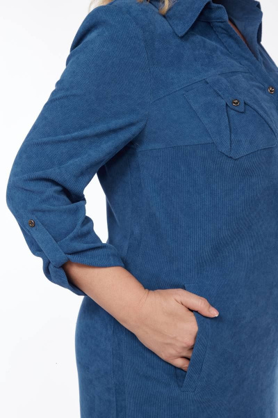 Вельветовое платье А-силуэта с кокетками и накладными карманами Tensi 358 голубой-сапфир - фото 3