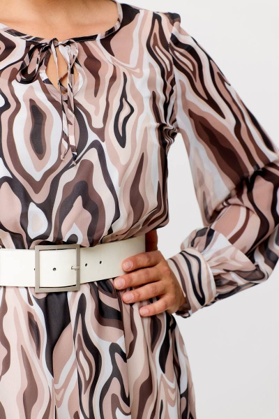 Миди платье с шифоновой диагональной юбкой Swallow 684 принт_бежево-молочные_волны - фото 11