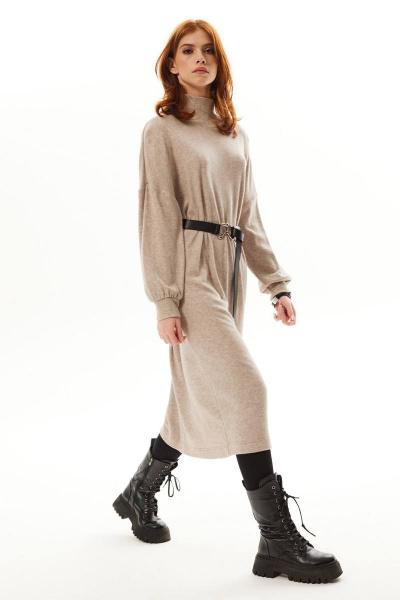 платье свободного кроя на отрезном воротнике-стойке Golden Valley 4939 бежевый - фото 8