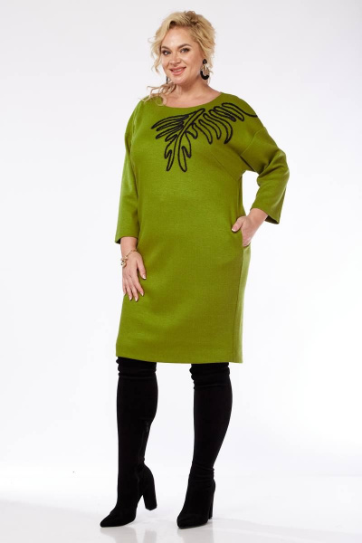 Платье из трикотажа с вышивкой, свободный крой SVT-fashion 587 олива - фото 2