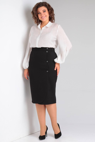 Зауженная черная юбка с запахом и пуговицами для офисных образов Your size 2205 - фото 3